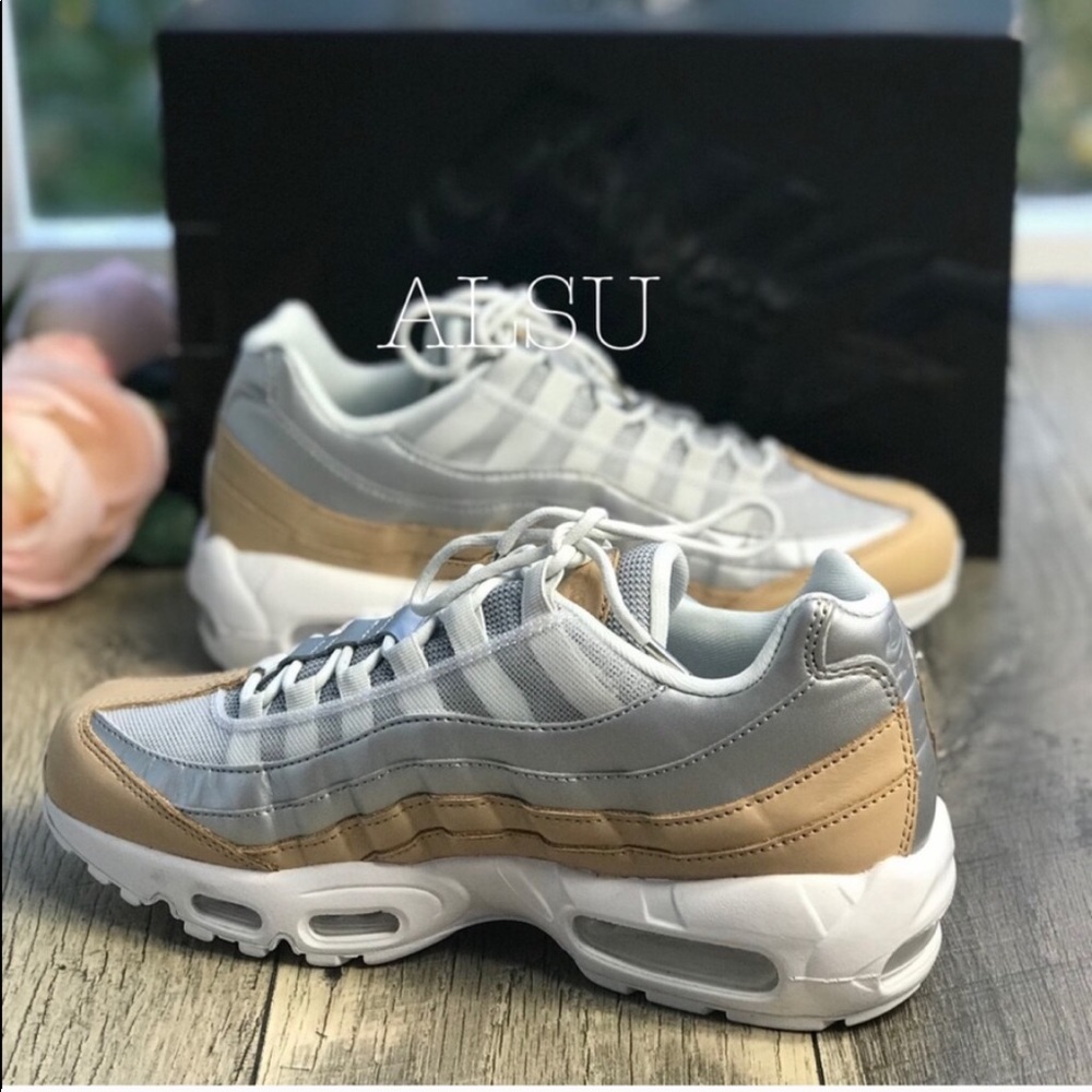 Nike Air Max 95 SE PRM Pure Platinum W AUTHENTIC - Picture 5 of 8